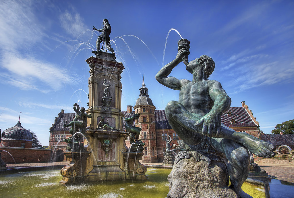 Fountain_at_Frederiksborg_Castle_Jacob_Surland