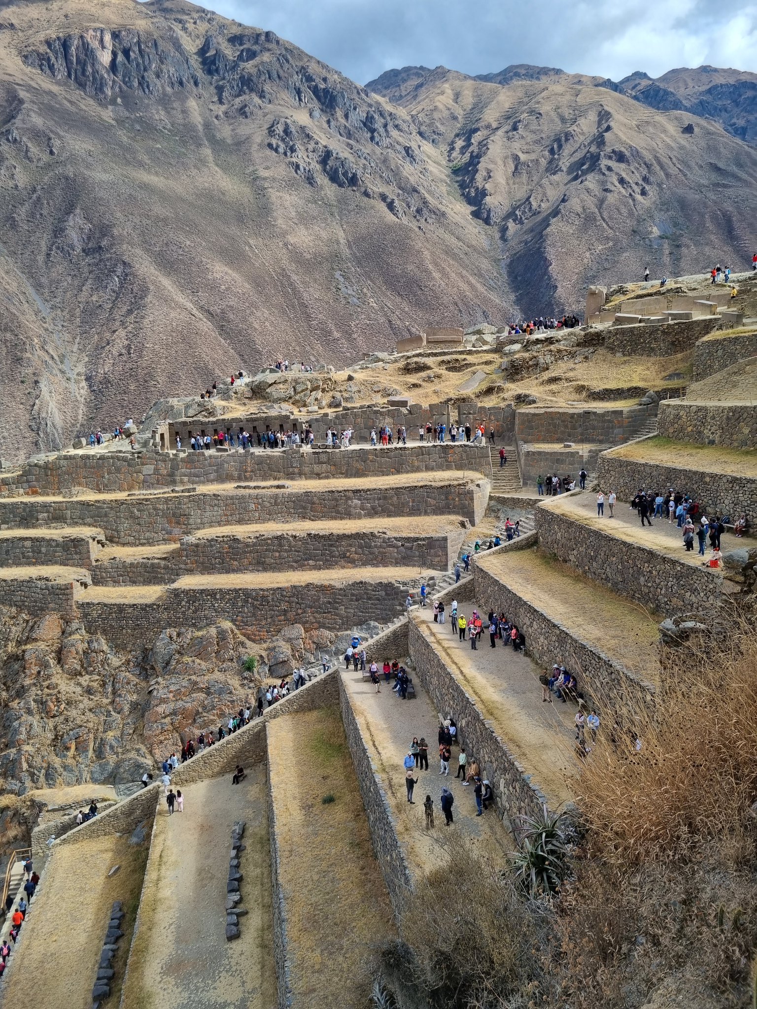 Antigo Sistema Aqueduto Ollantaytambo Peru Imagem de Stock