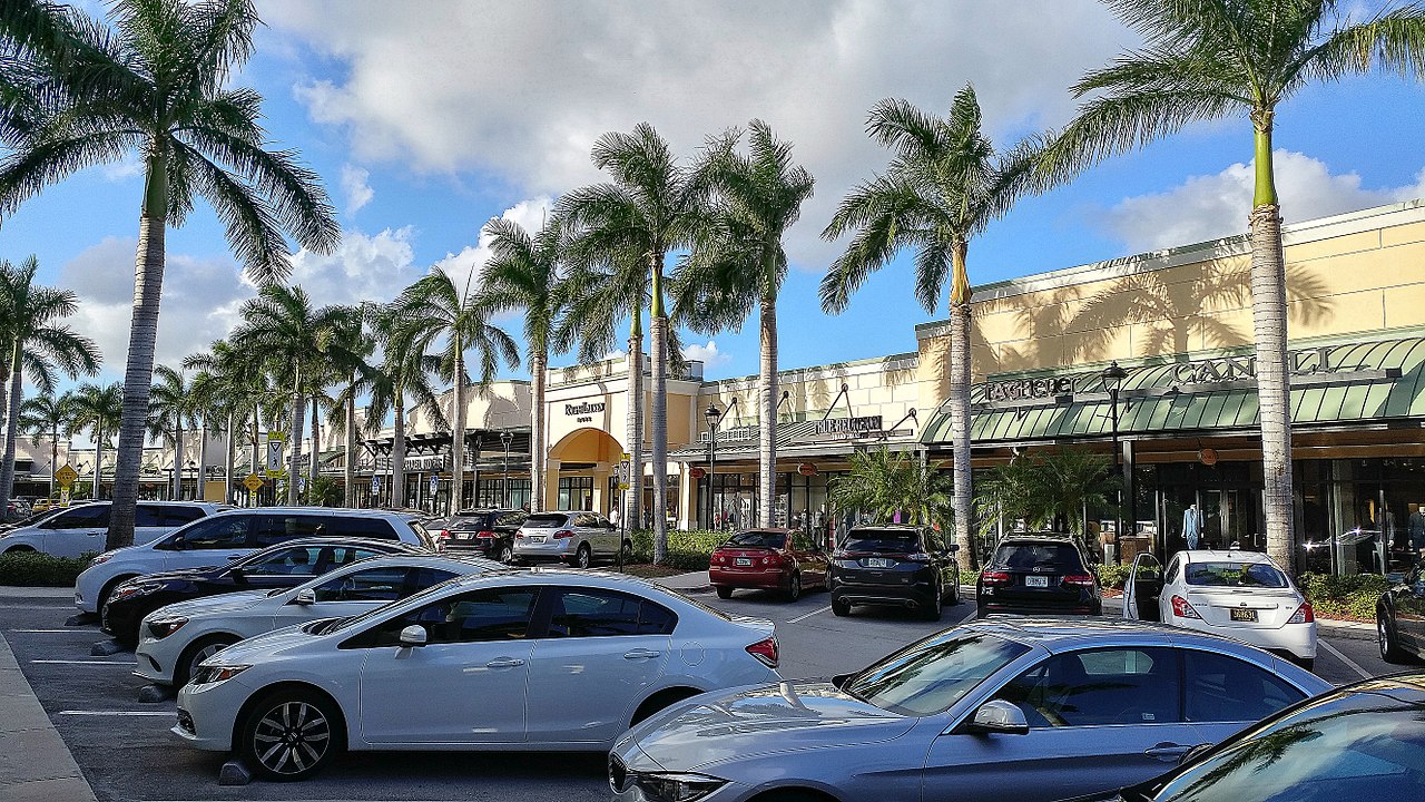 Sawgrass Mills - grandiose outlet mall in Florida 4K 