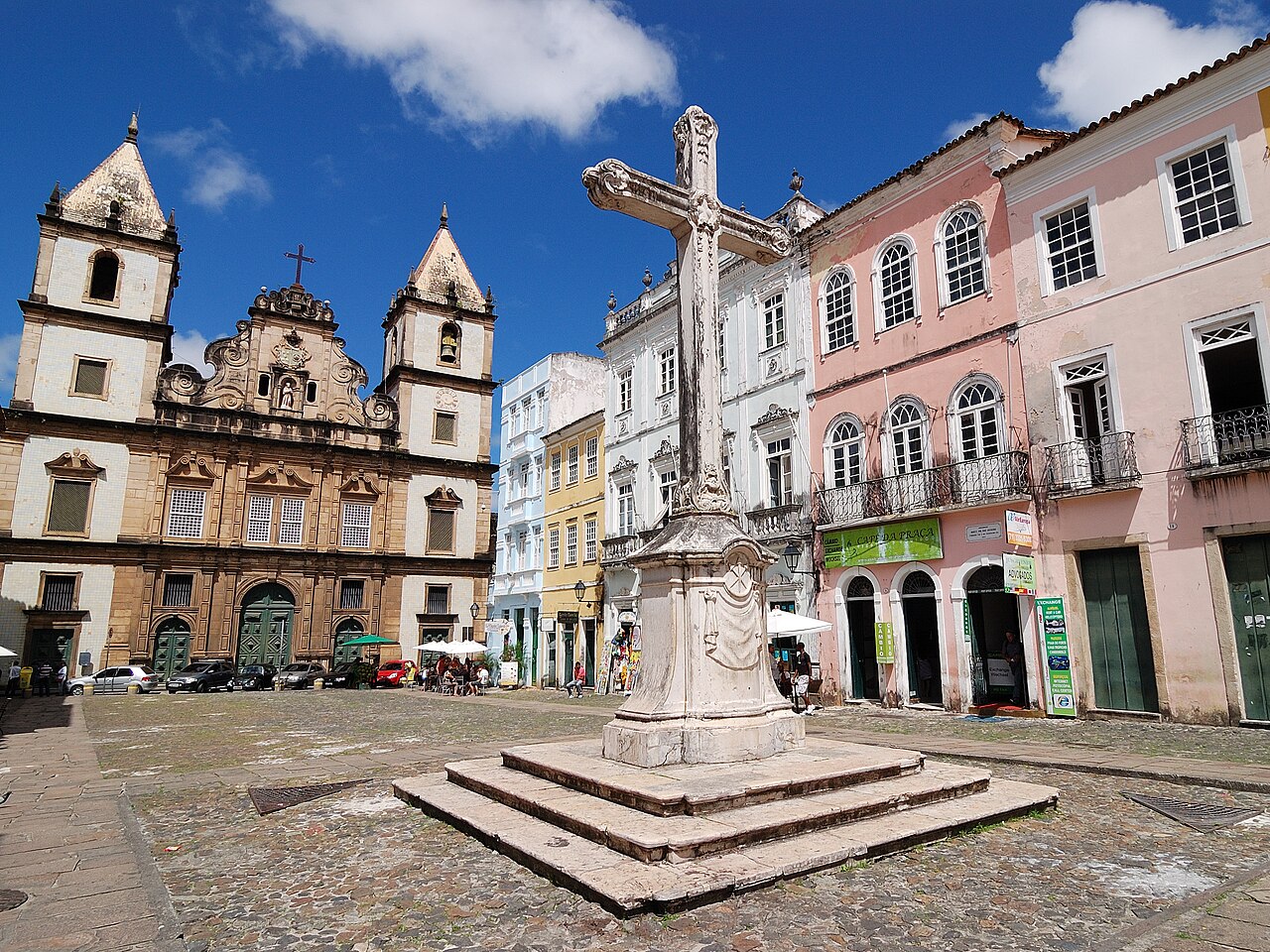 Igreja de São Francisco, Salvador da Bahia — talha dourada interior