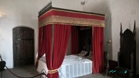 Corvin Castle bedroom