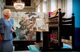Royal Palace of Amsterdam Princess Beatrix opened the exhibit Uitgelicht