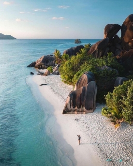 beach in La Digue Seychelles