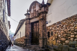 cusco street palace