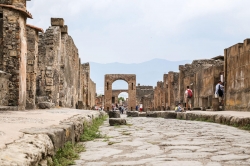 pompeii street